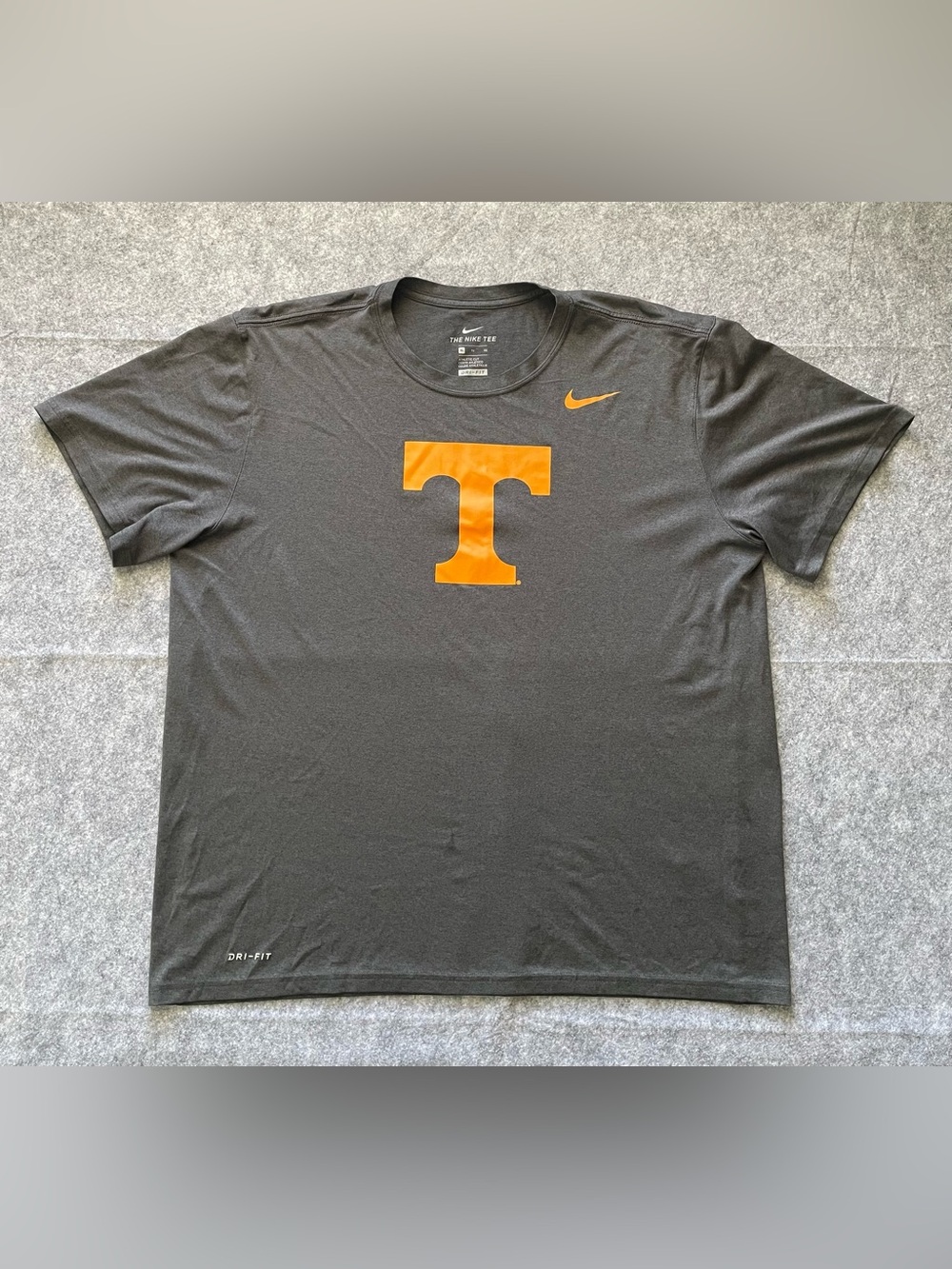 Nike Dri-FIT Tennessee Volunteers T Shirt Mens XL Gray Athletic Cut Short Sleeve